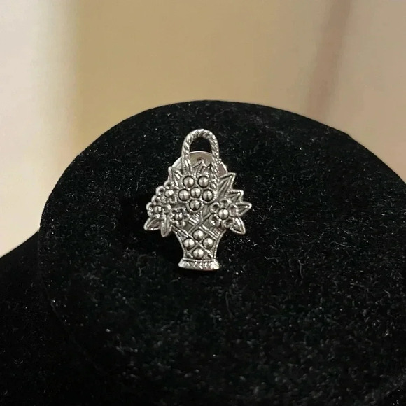 Vintage Avon Faux Marcasite Silver Tone Flower Basket Pin Brooch - Picture 1 of 5